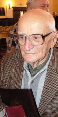 Valeri Petrov, Bulgarian poet, dies at age 94